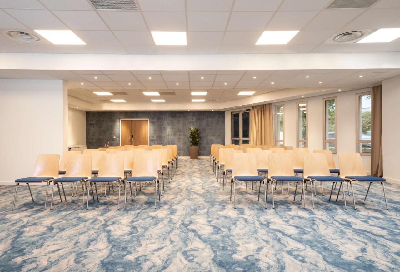 Radisson Airport Hotel 4*