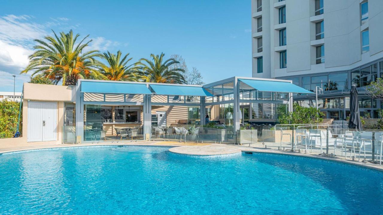 Radisson Airport 4*