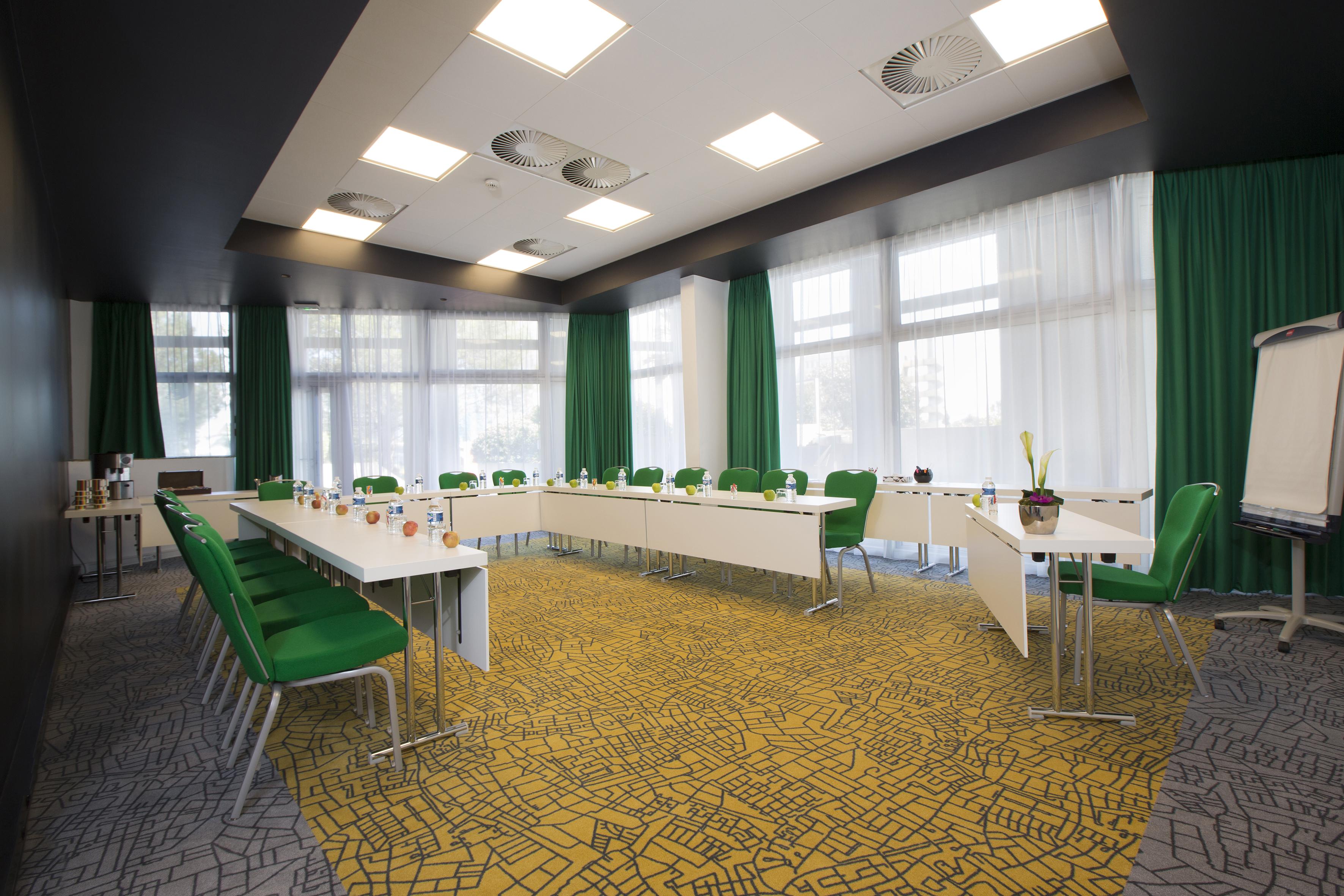 Radisson Airport Hotel 4*
