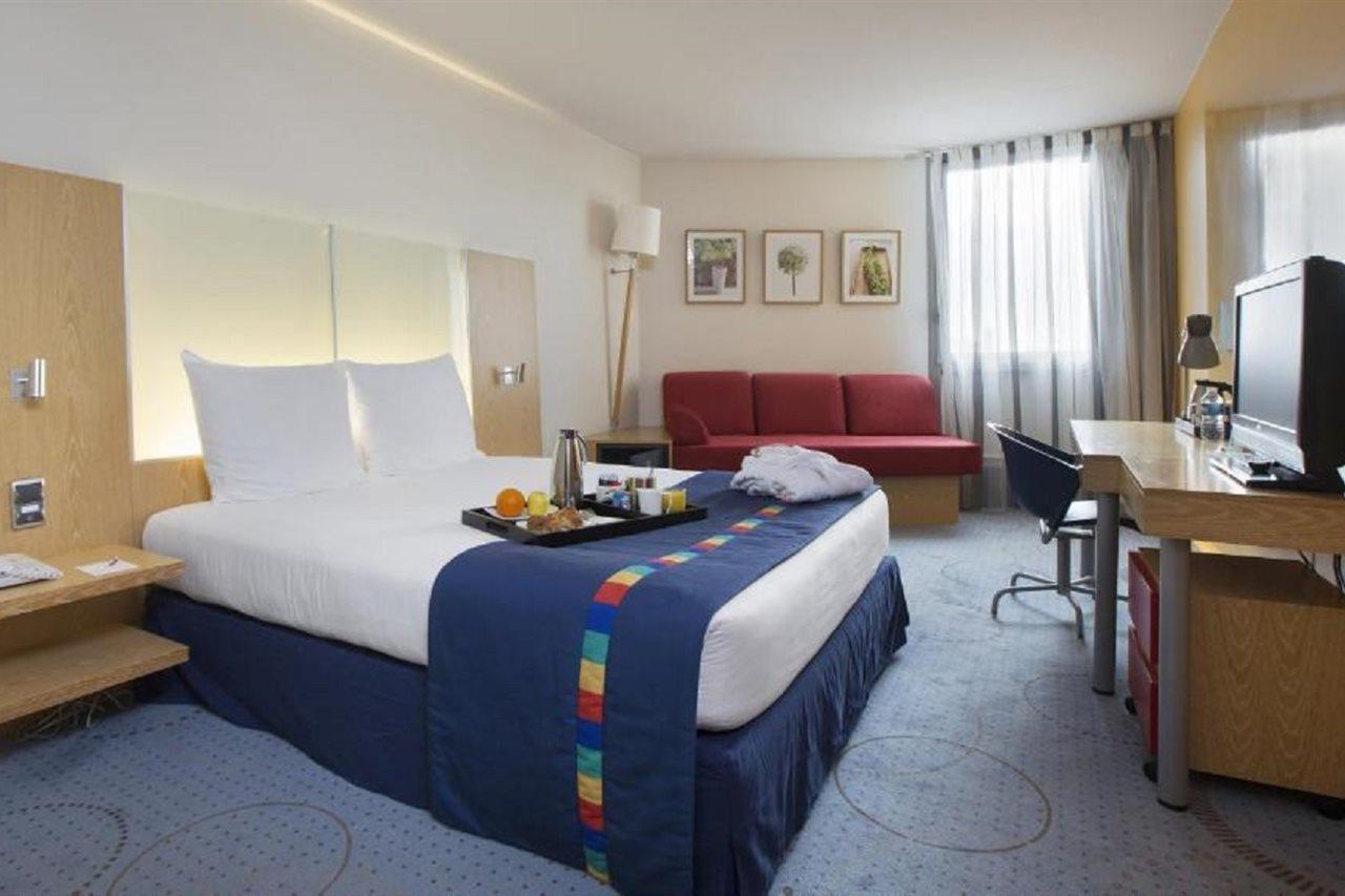 Radisson Airport 4*